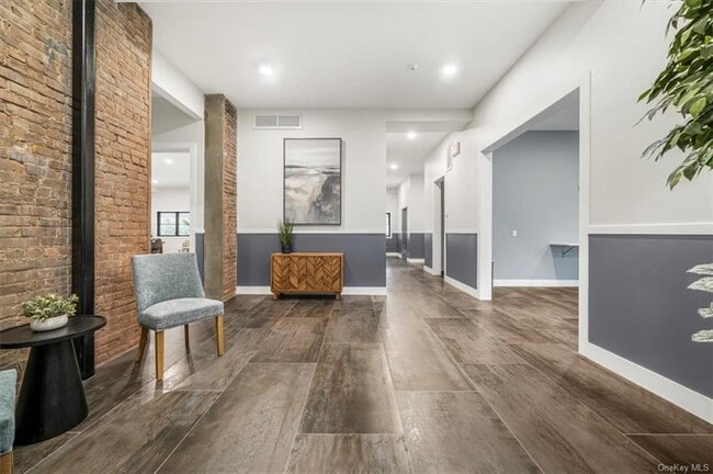 Foto del edificio - 185 Ashford Ave