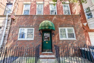 Building Photo - 523 Adams St