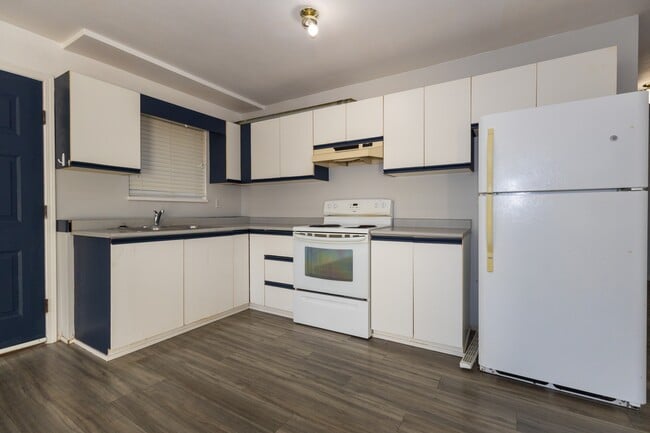 Building Photo - 3217 Mallard St