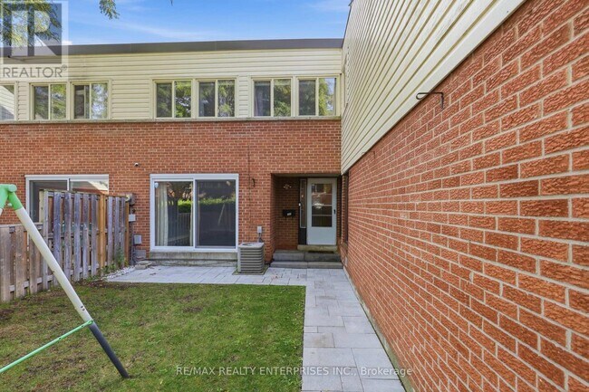 Building Photo - 155 Glovers Rd