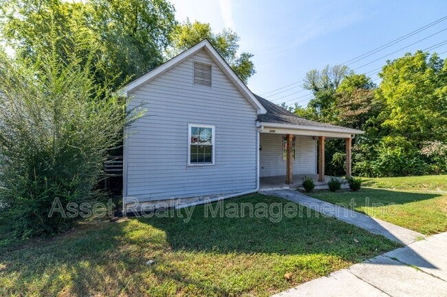 Photo - 2200 Parkview Avenue House