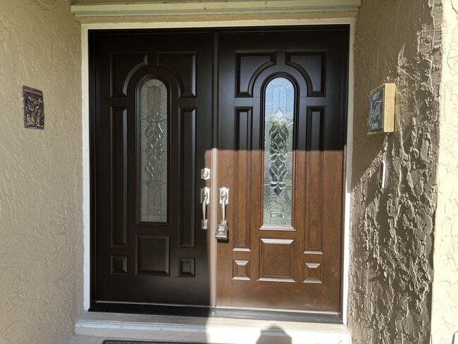 Foto del edificio - 399 Barberry Ln