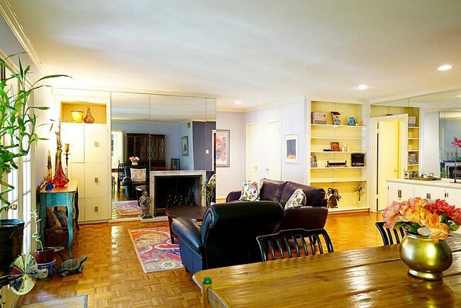 Building Photo - 2600 Bellefontaine