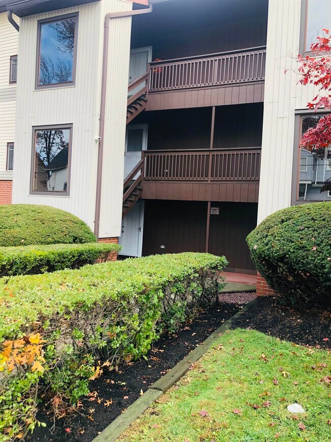 Building Photo - 4 Green Valley Ct