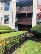 Building Photo - 4 Green Valley Ct