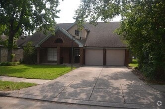 Building Photo - 10806 Willowmist Dr