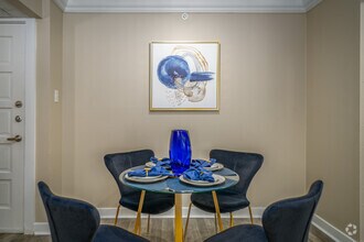 1BR, 1BA - 900SF - Sapphire Resort Apartments