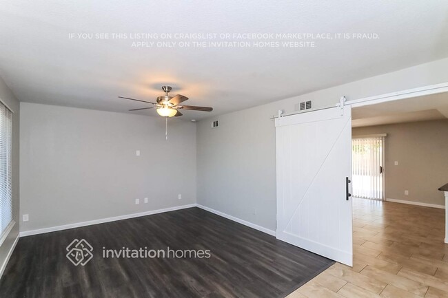 Foto del edificio - 10623 N 49th Ave