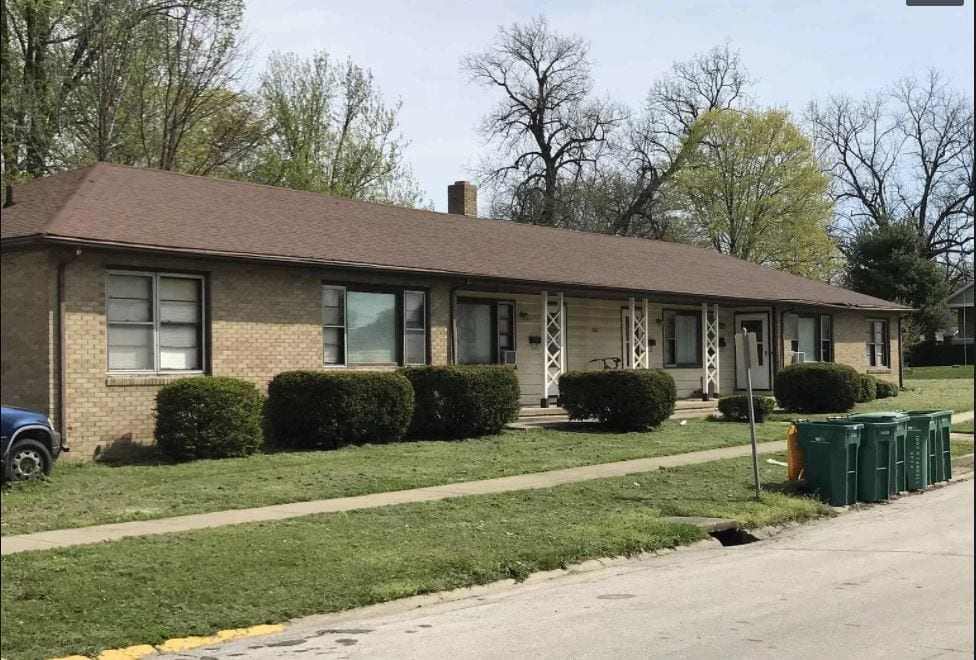 1002 W Carroll St, IL 61455 Townhouse for Rent in IL