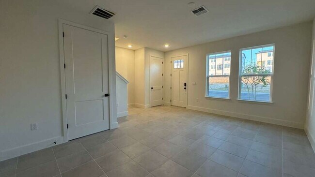 Building Photo - 15244 Groveside Rd