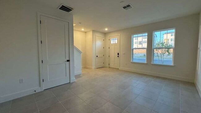 Foto del edificio - 15244 Groveside