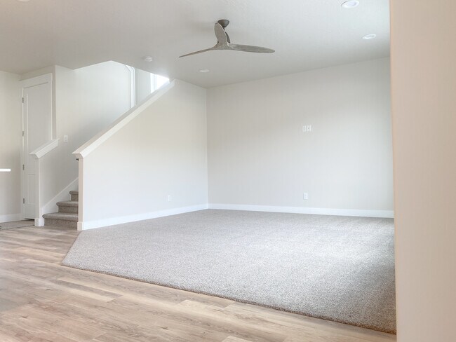Building Photo - 959 S 650 W