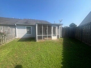 Foto del edificio - 1632 Summerwoods Cir