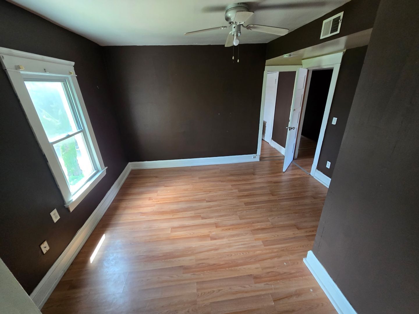 10117 Somerset Ave Cleveland, OH 44108 – photo 1