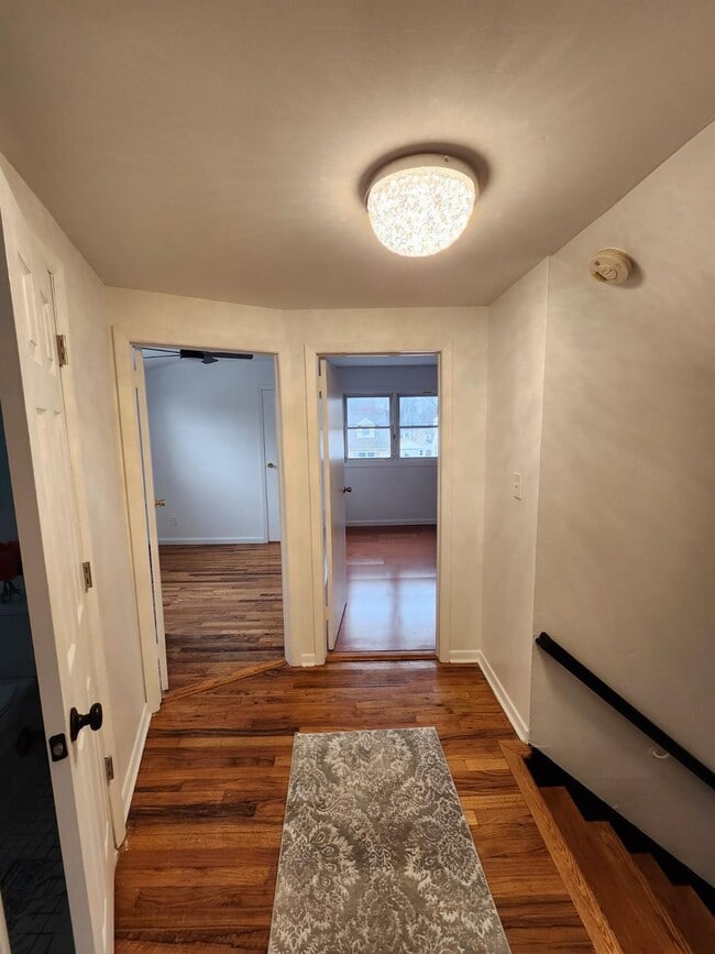 Foto del edificio - 715 Thrush Ave