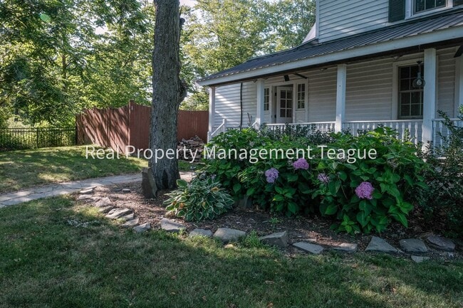 Building Photo - Dream home in Altamont