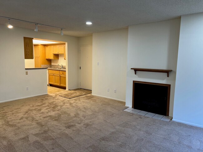 2 bd 2 bath - 10828 Palms Blvd