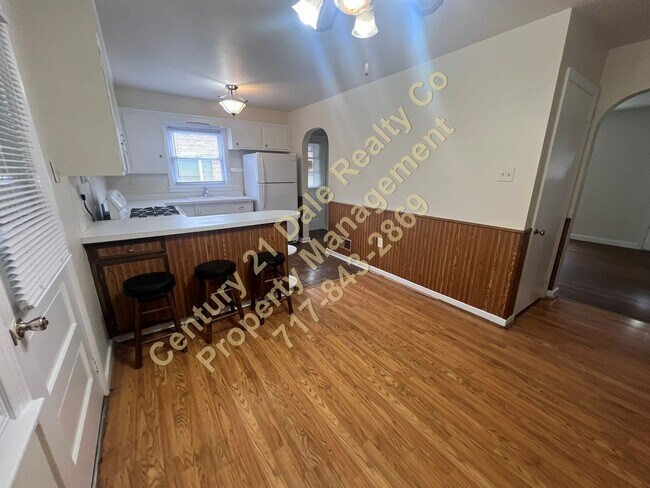 Foto del edificio - 2 BR Rancher in York Suburban Schools with a flat yard