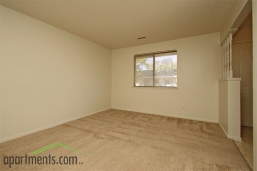 Building Photo - 1742 Bennett Dr