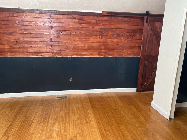Building Photo - 1860 Nekoma Ct