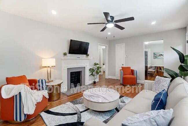 Photo - 1317 Remount Rd House