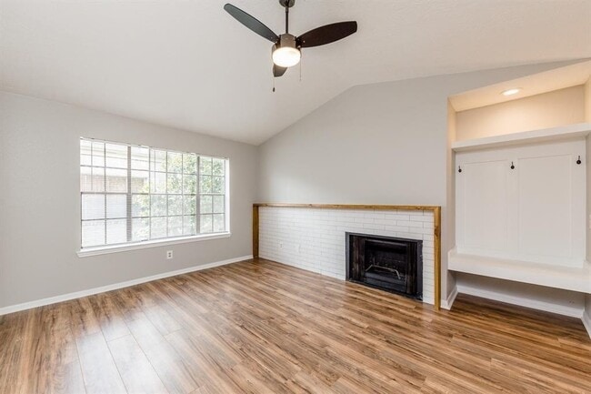 Building Photo - 14600 Fonmeadow Dr