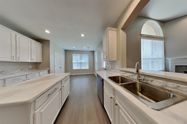 Building Photo - 12722 Crater Lake Ct