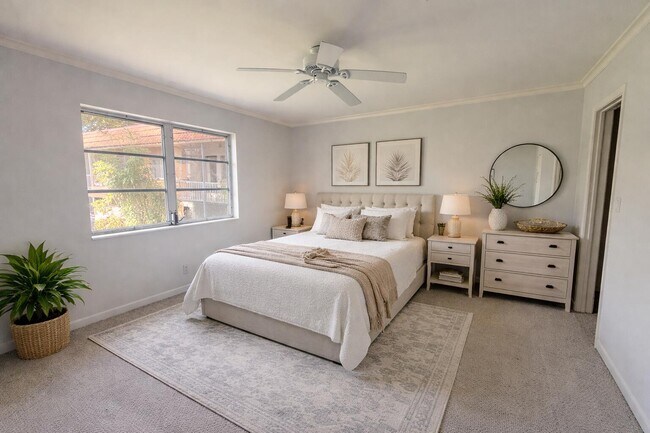 Foto del edificio - 136 NE 19th Ct