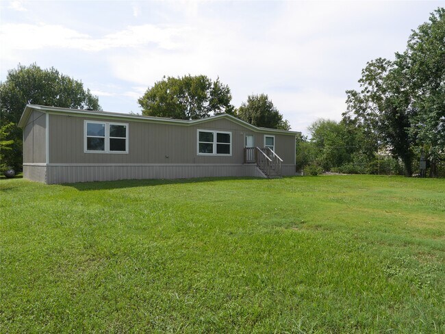 Building Photo - 16020 1/2 Sam Brookins St