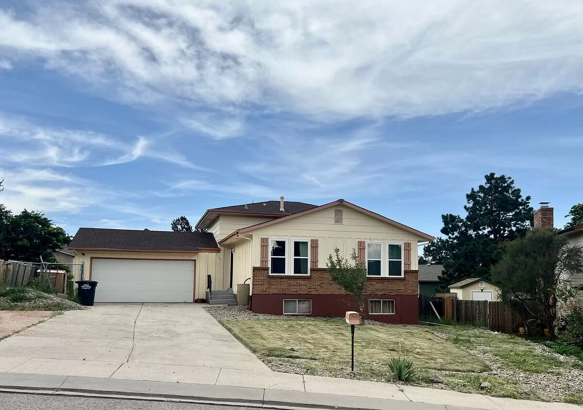 5985 Eldora Ln, Colorado Springs, CO 80918 Room for Rent in Colorado