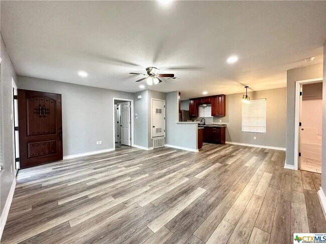 Building Photo - 736 Grice Dr