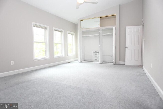 Foto del edificio - 3637 Winfield Lane Northwest
