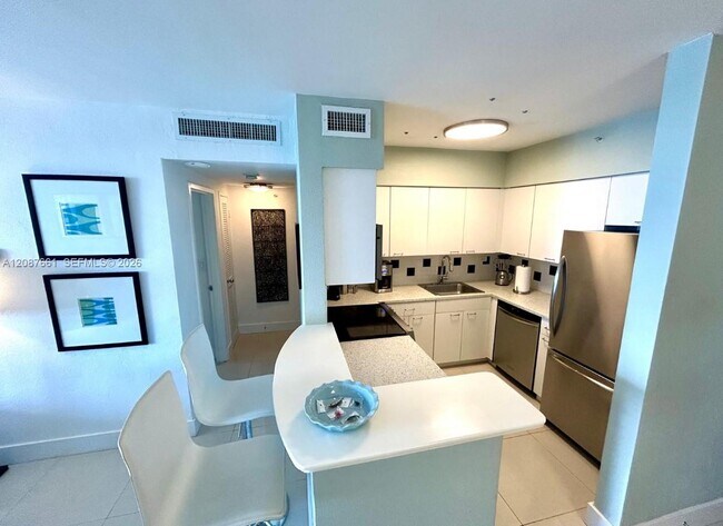 Foto del edificio - 1500 Bay Rd