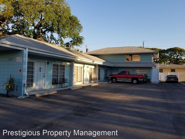 Building Photo - 512 Barcelona Ave