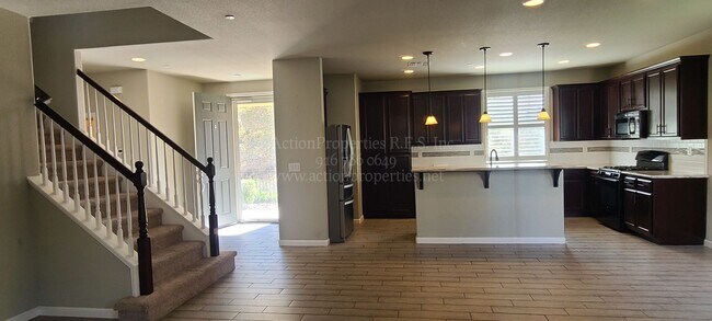 Foto del edificio - Center of Lincoln, Spacious 4 Bedroom 3.5 ...
