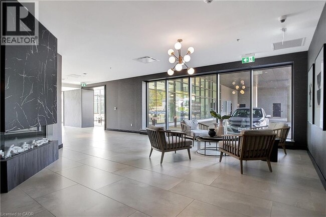 Photo du bâtiment - 50 Grand Ave S