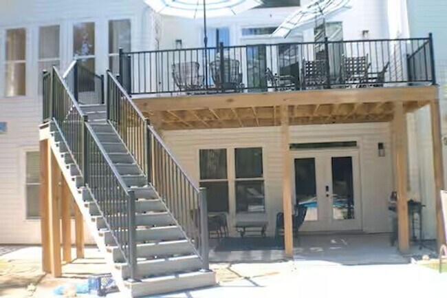Foto del edificio - 551 Lees Mill Rd