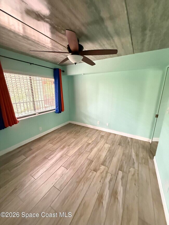 Foto del edificio - 1540 Riverside Dr