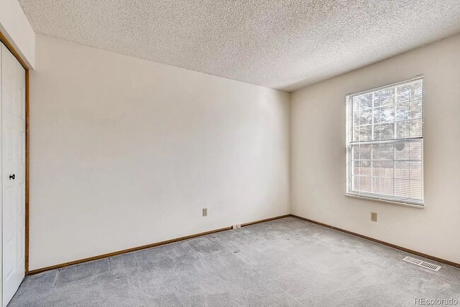 Building Photo - 14333 E Warren Pl