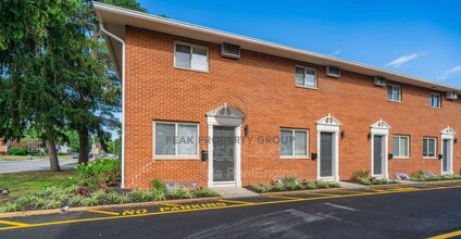Building Photo - 656 Riverview Dr
