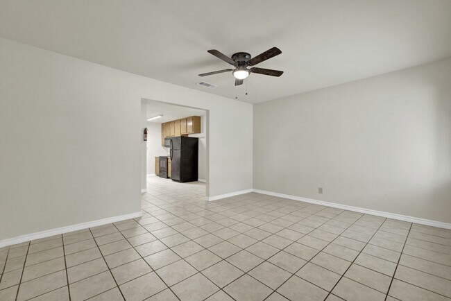 Building Photo - 334/336 Craddock