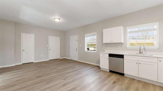 Foto del edificio - 848 Ridge Ave NW