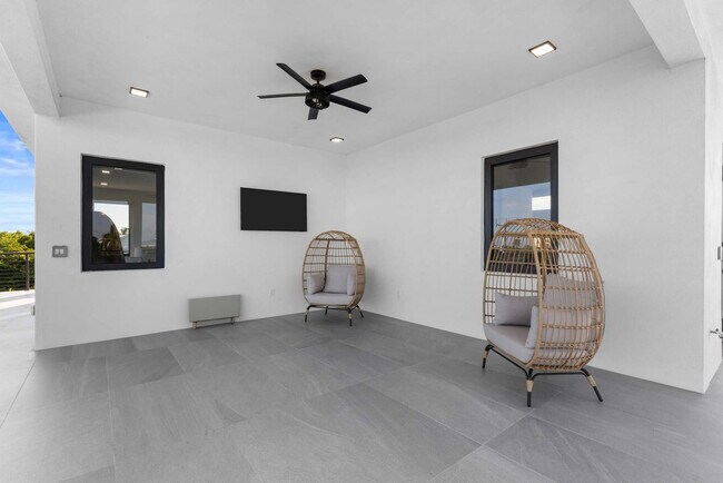 Foto del edificio - 136 Coco Plum Dr