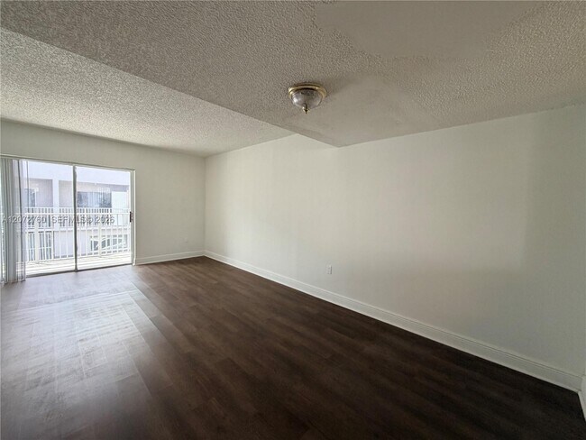 Foto del edificio - 2710 W 76th St