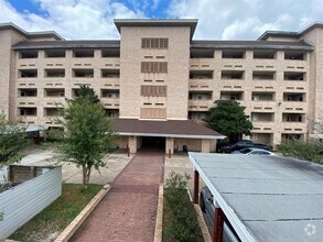 Building Photo - 2210 Dorrington St