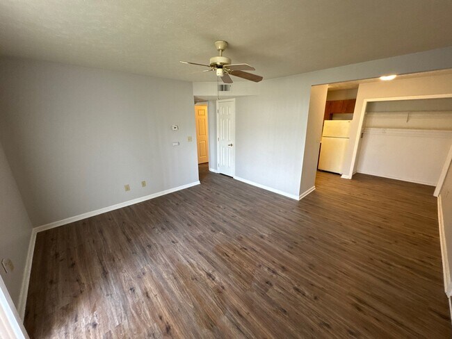 Building Photo - 4101 Blue Lick Ct