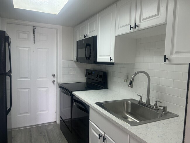 Foto del edificio - 1500 Crescent Cir