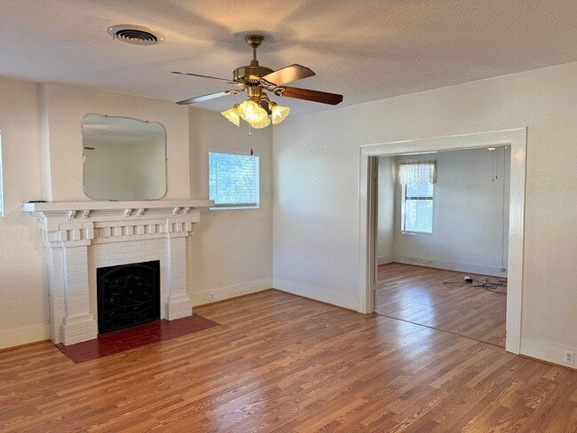 Building Photo - 1823-1811 11th St