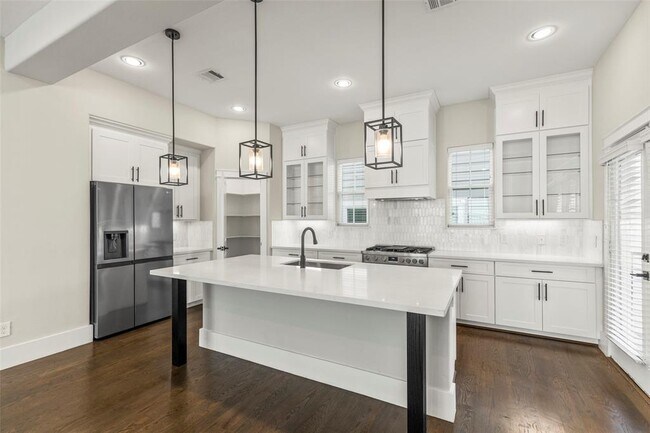 Foto del edificio - 1421-A W 23rd St