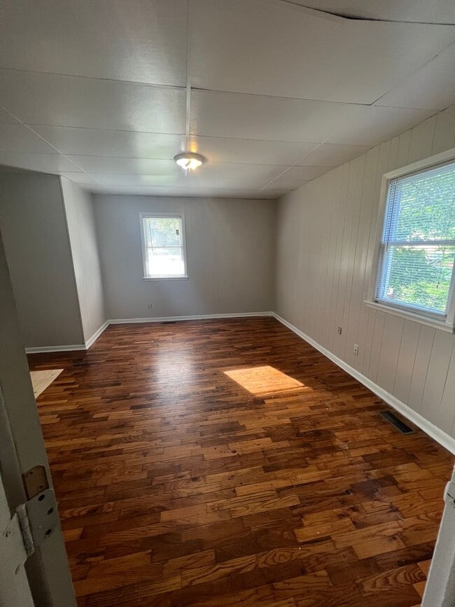 Building Photo - Duplex at 411/413 SW Tyler St